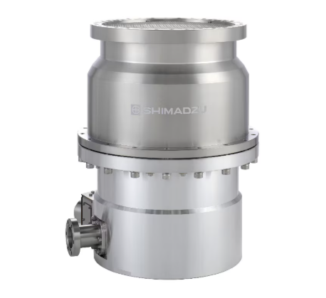 島津製作所と京都フュージョニアリングが共同開発した核融合向けターボ分子ポンプ試作機の写真。トリチウム環境対応の真空ポンプ本体が写っている